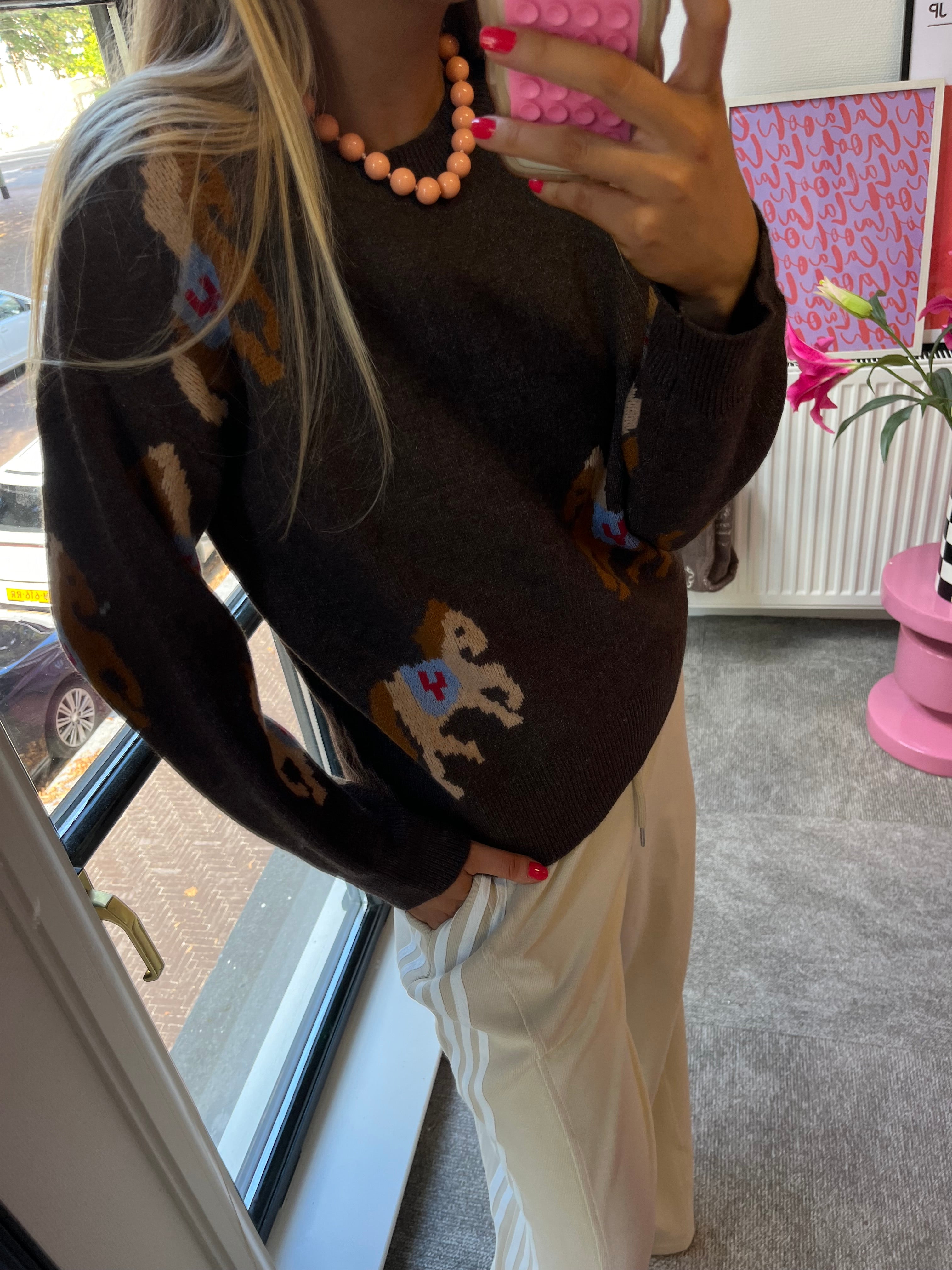 ELLEN HORSE TRUI