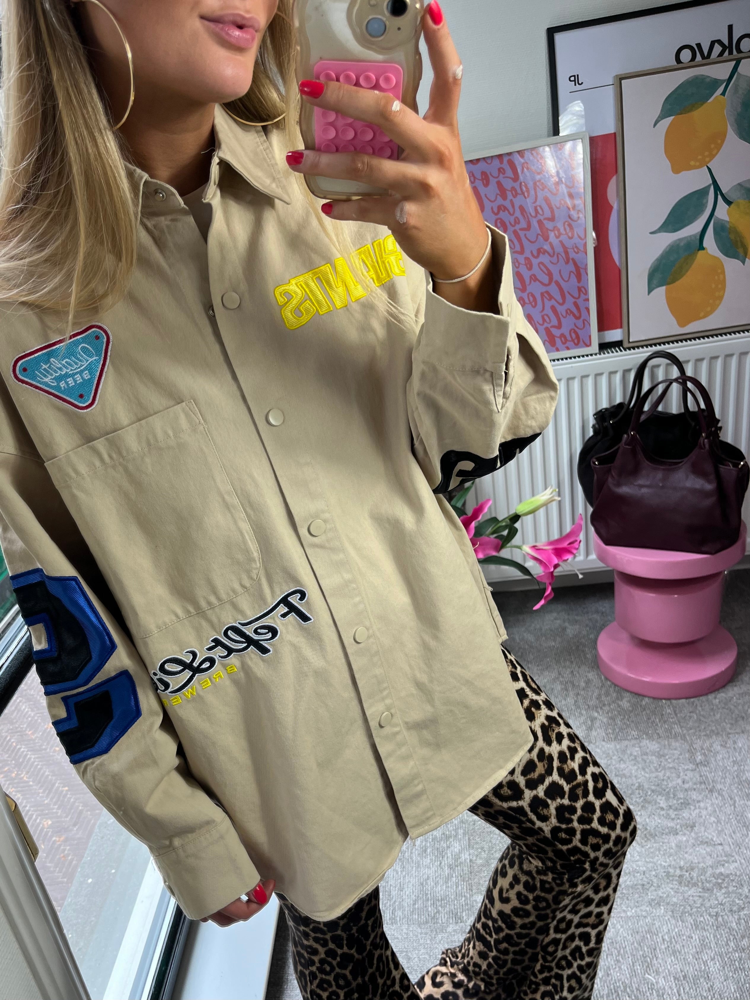 MILA BLOUSE BEIGE MET PATCHES