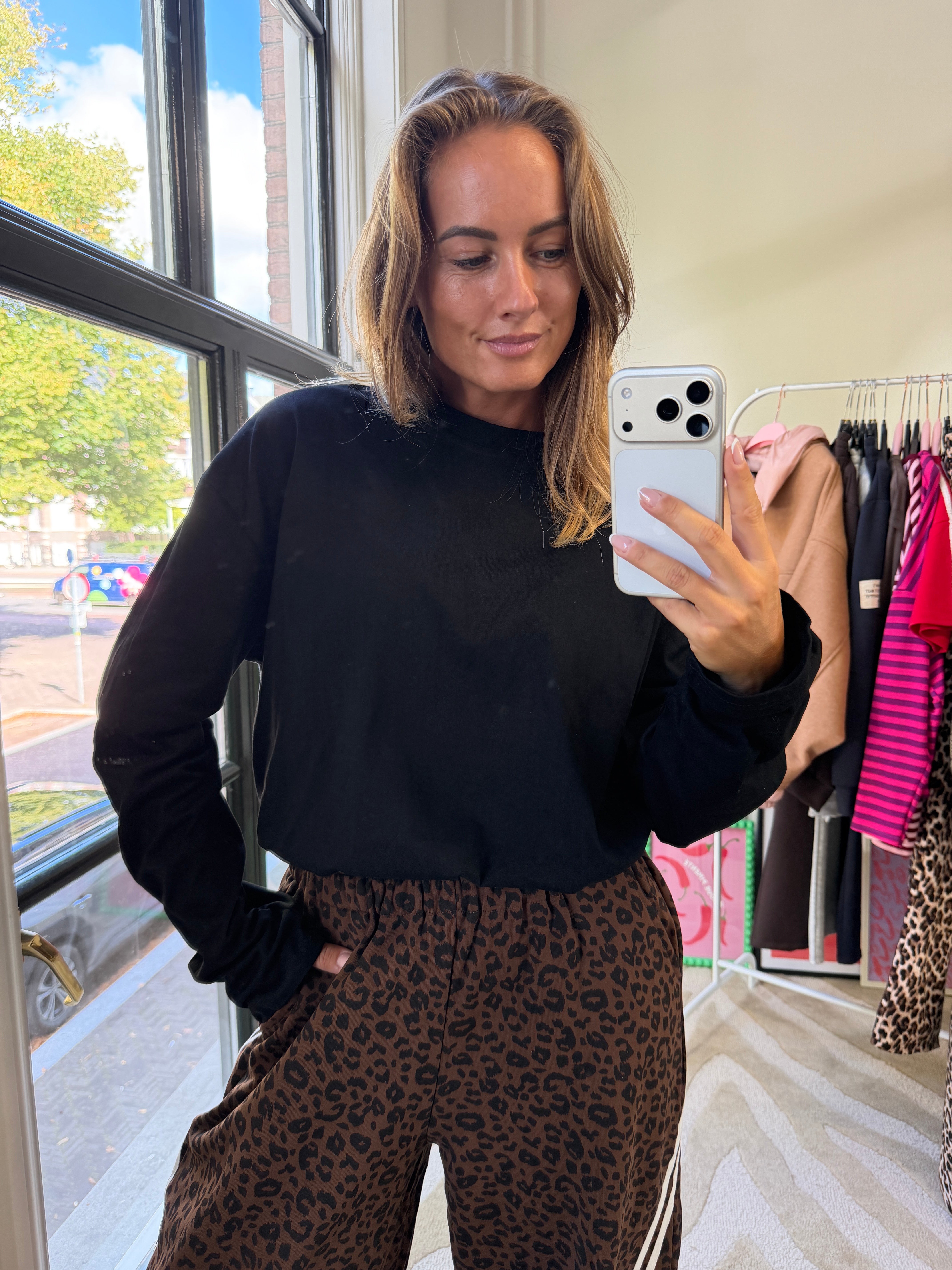 MUSTHAVE LONGSLEEVE ZWART