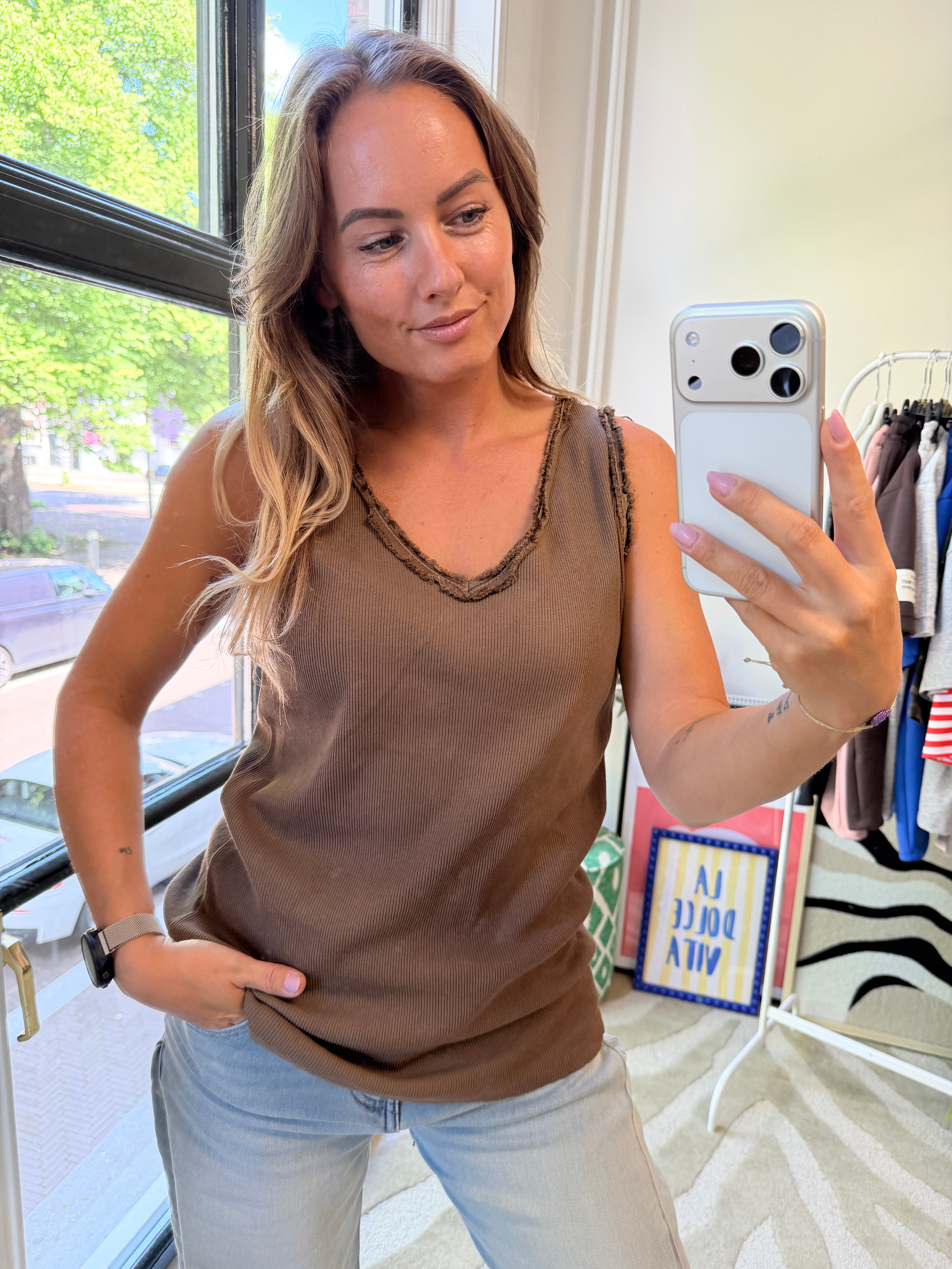 ELVI HEMDJE BRUIN