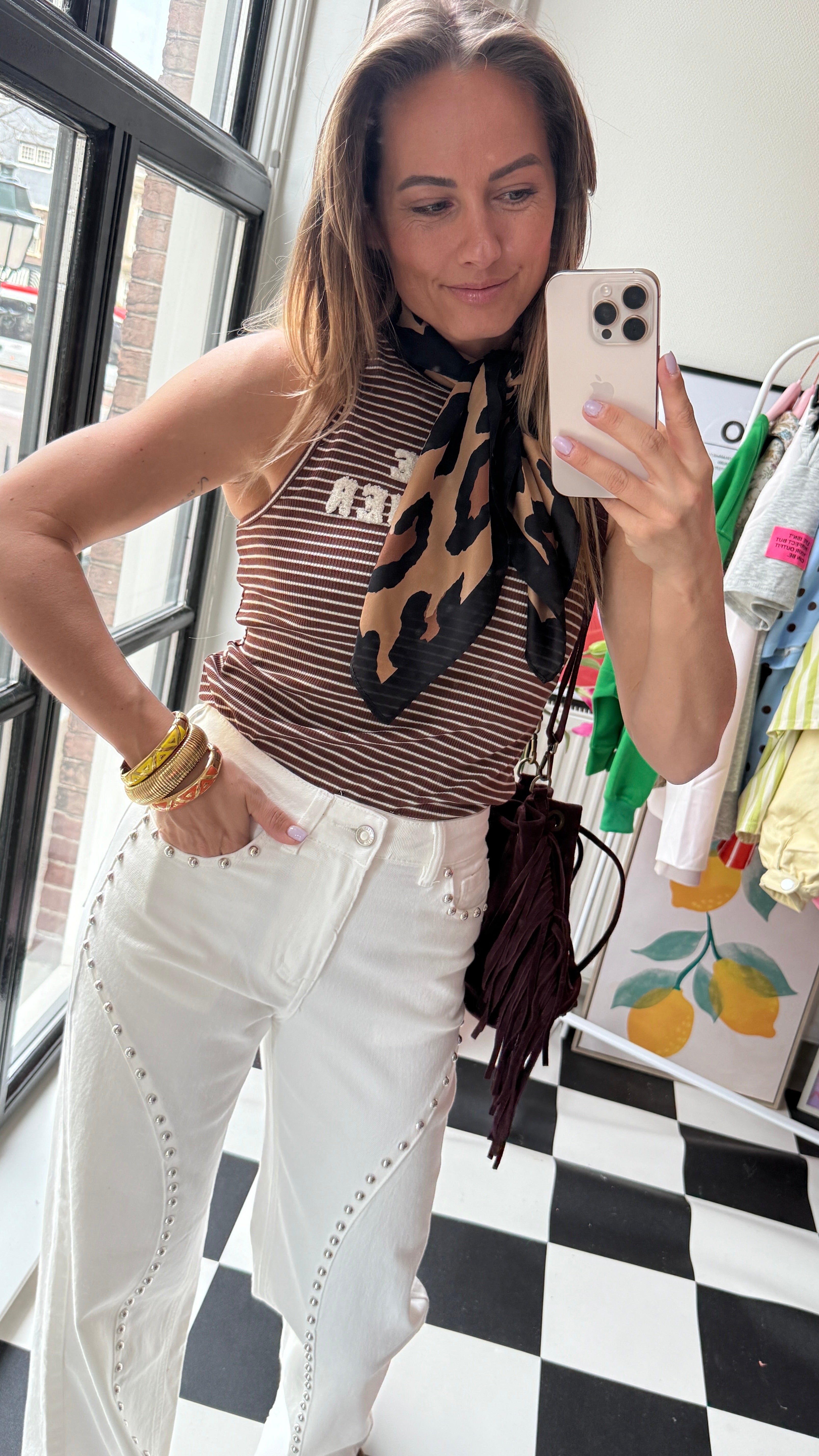 GESTREEPT HEMDJE BRUIN