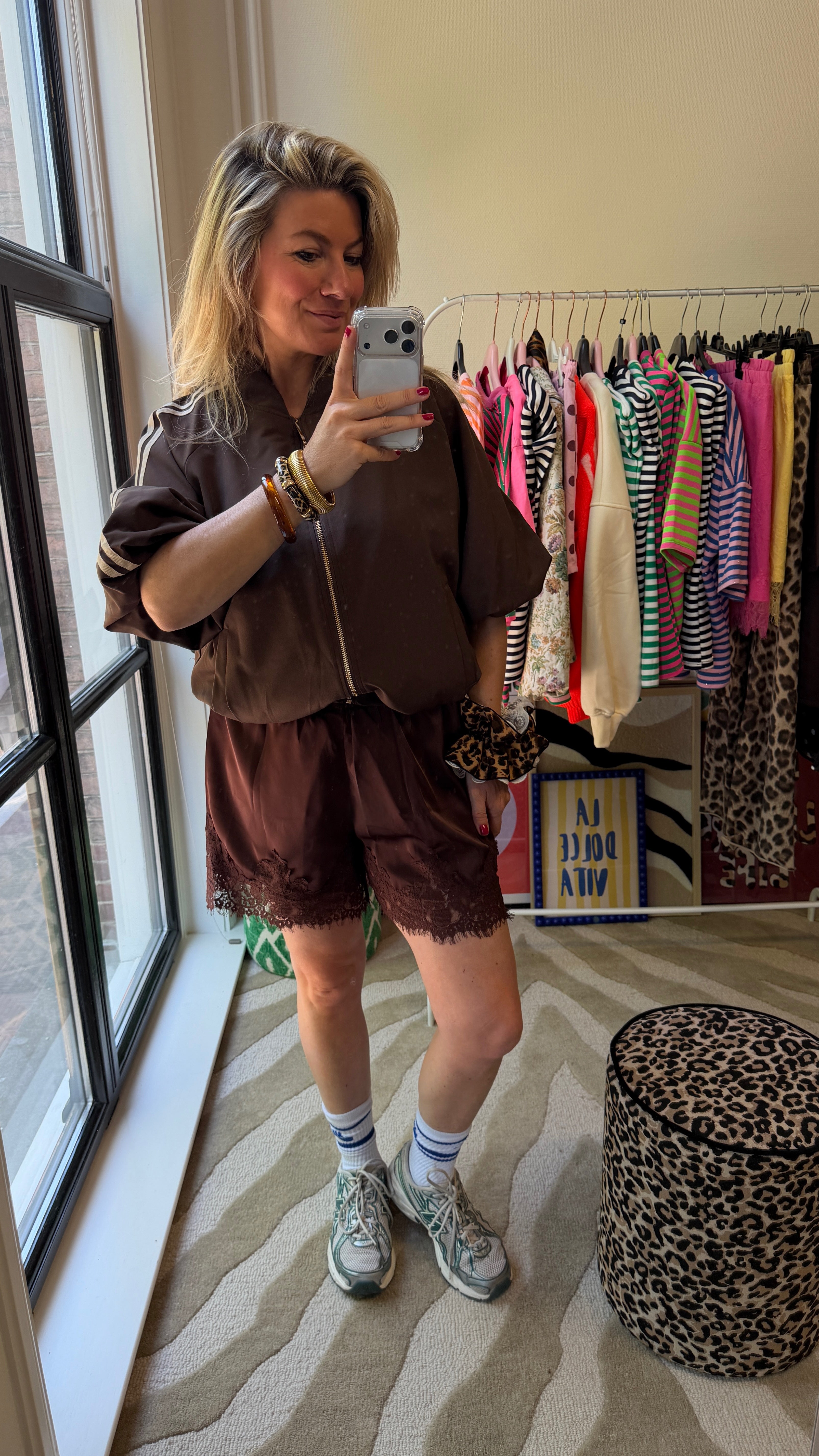 BRUIN SHORT MET KANT