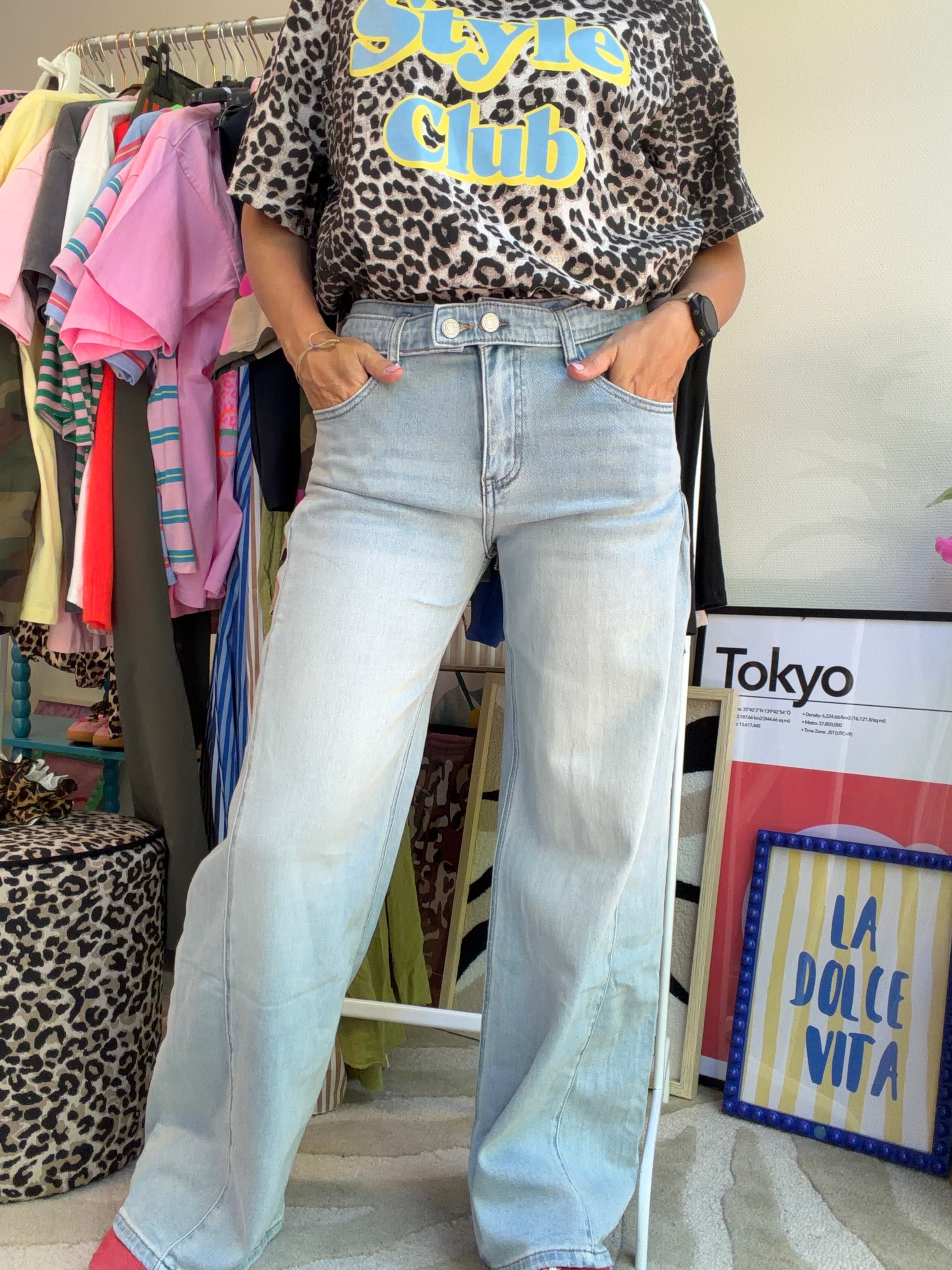 WIDE LEG JEANS MET RIEMPJE