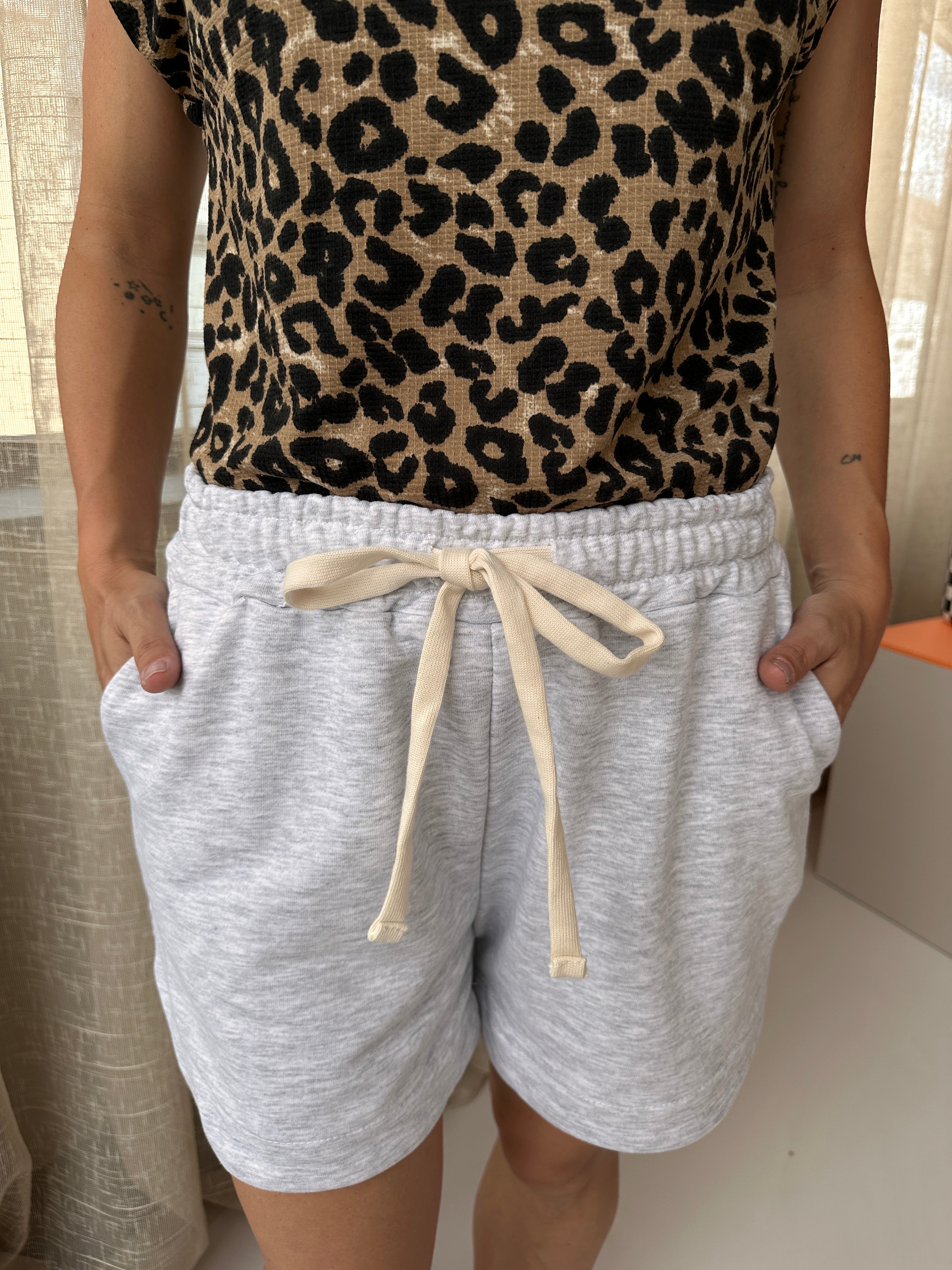 GRIJS SHORT