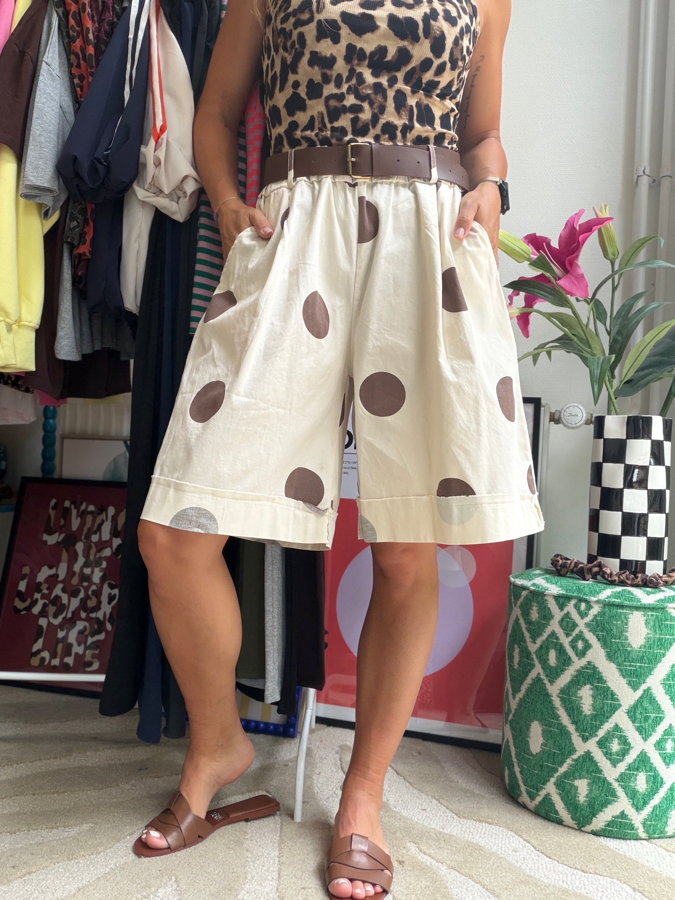 BEIGE JORT MET GROTE STIPPEN