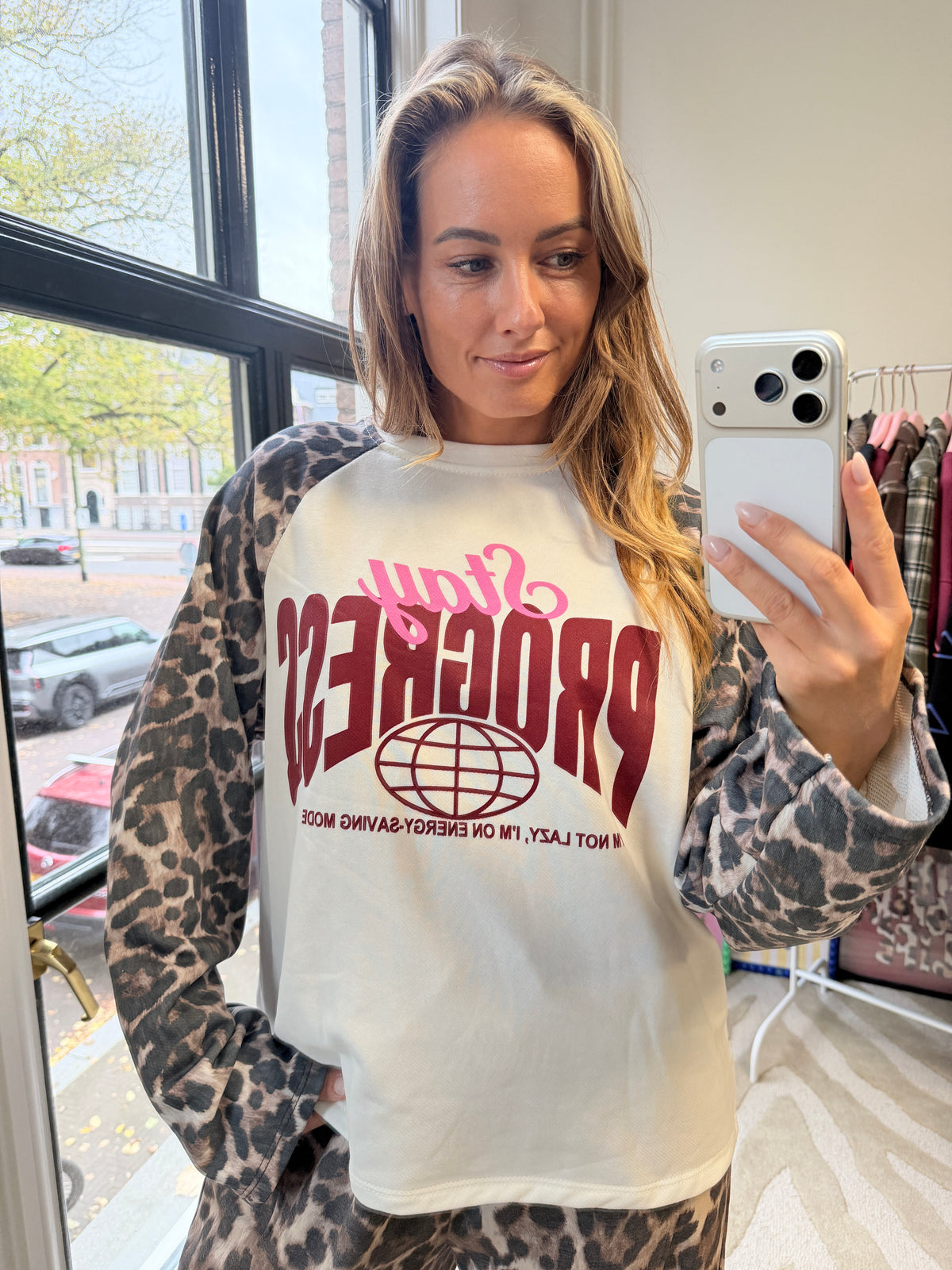 LONGSLEEVE MET PANTERMOUWEN ROZE/BURGUNDY DETAILS