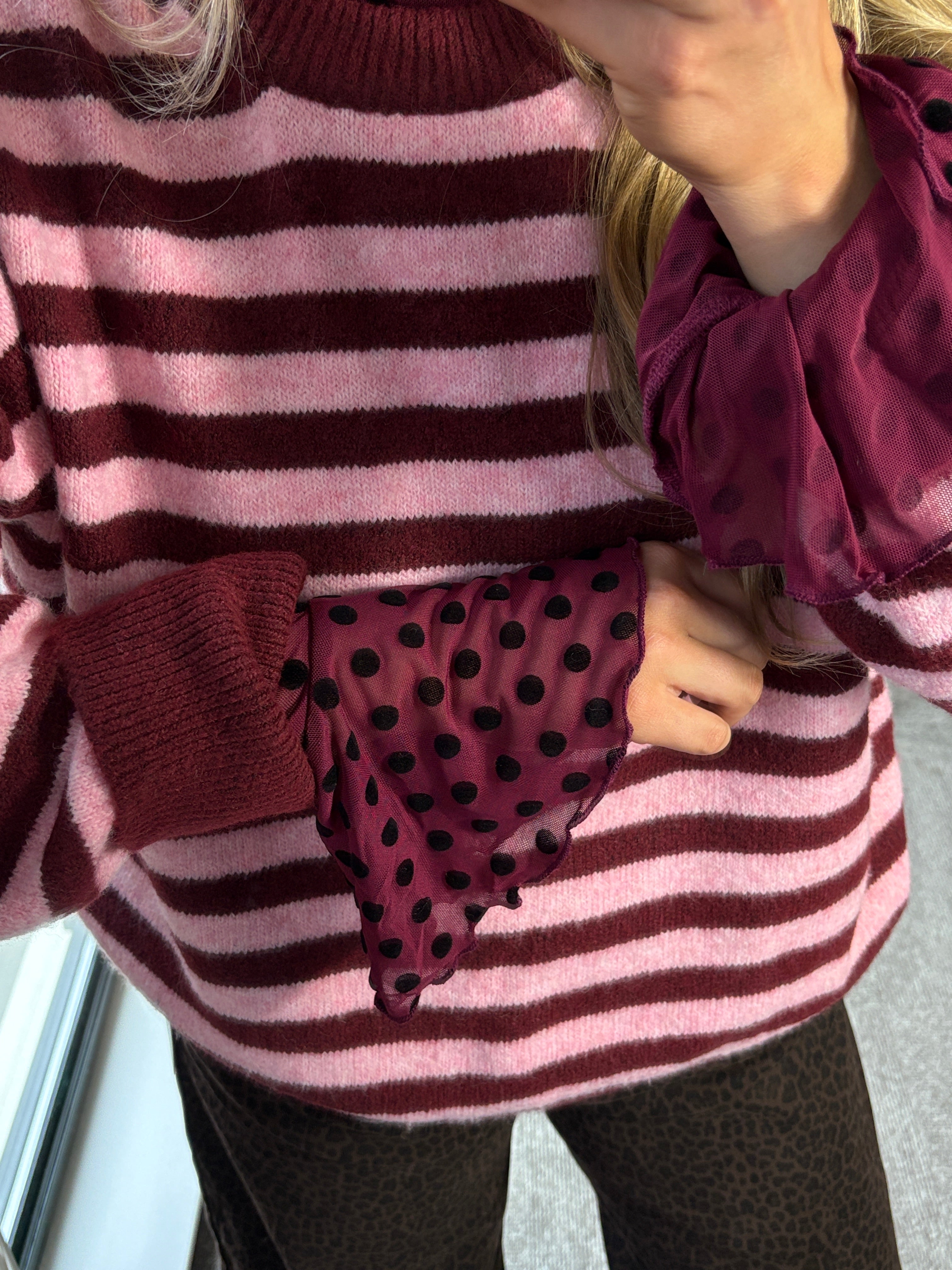 STIPPEN MESH TOP BURGUNDY