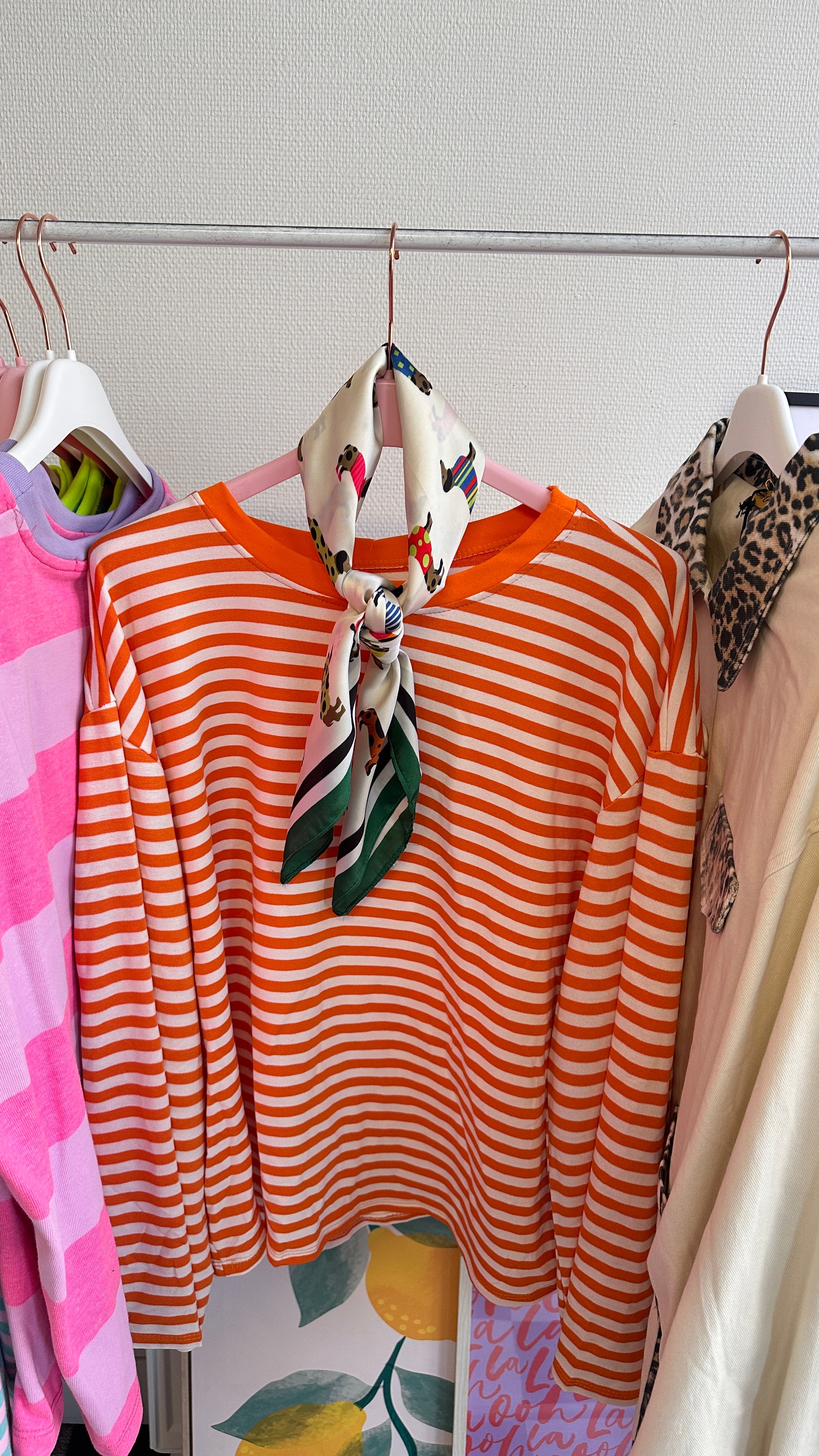 KIKI STREEPJES SHIRT ORANJE CREMEWIT