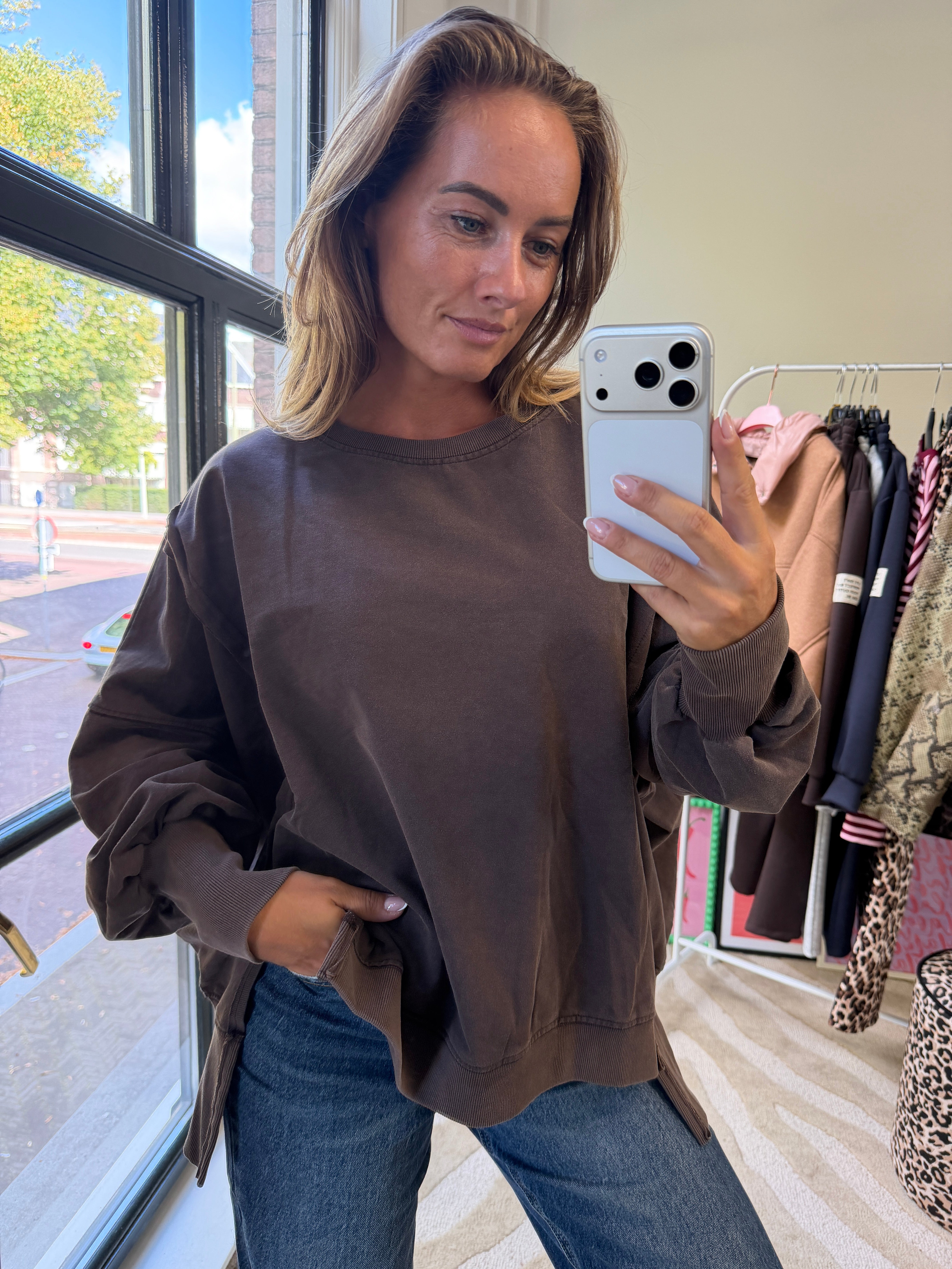 OVERSIZED SWEATER BRUIN