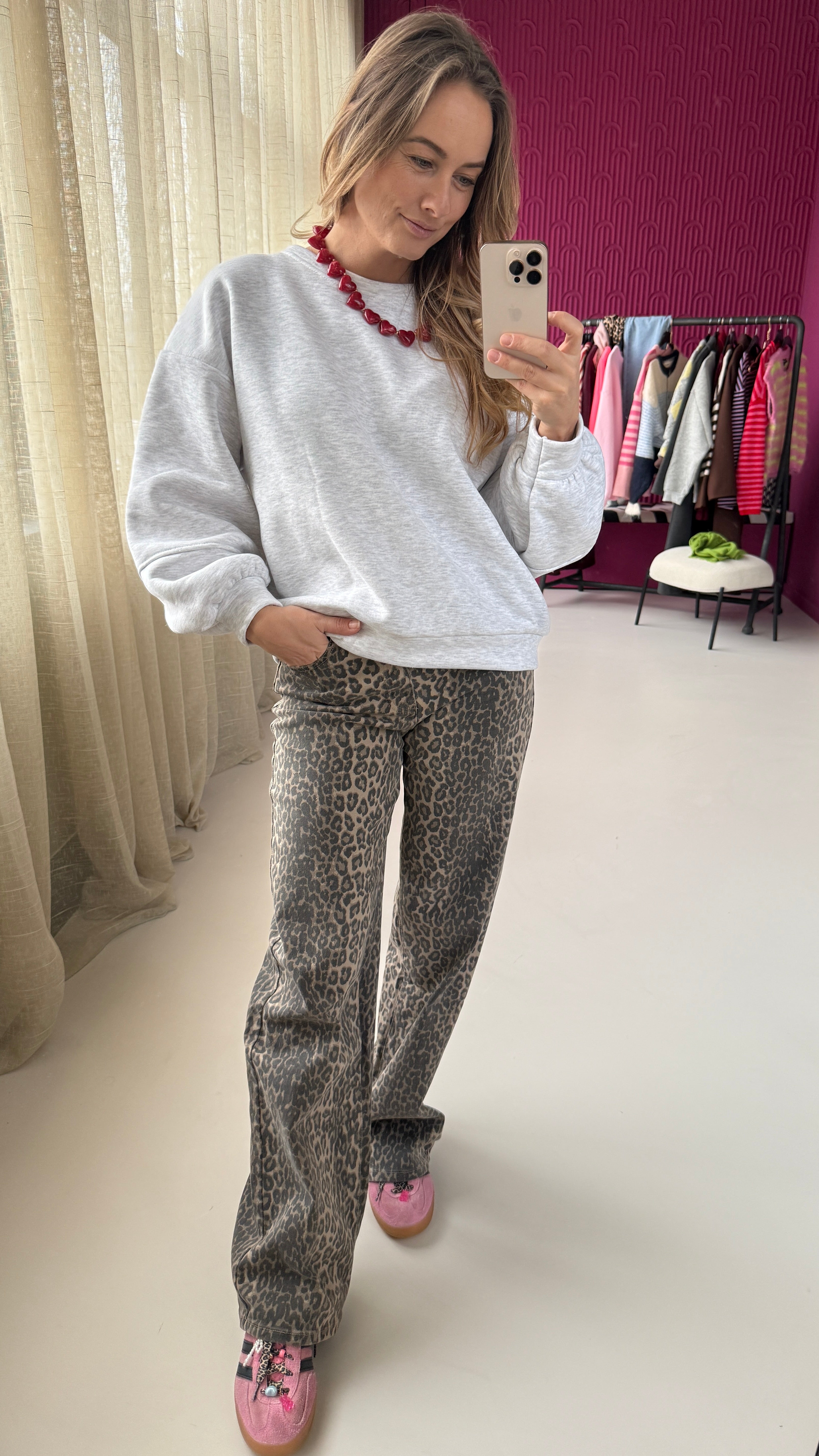 LIEN MUSTHAVE SWEATER LOVE GRIJS