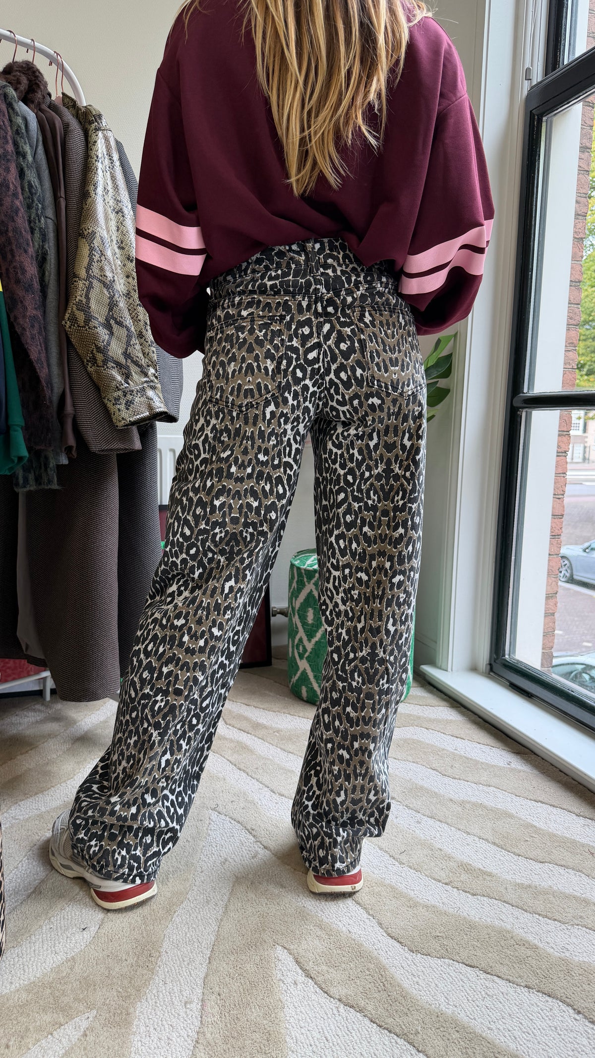 LEO PANTERJEANS MET ZWART WIT TAUPE KLEUREN