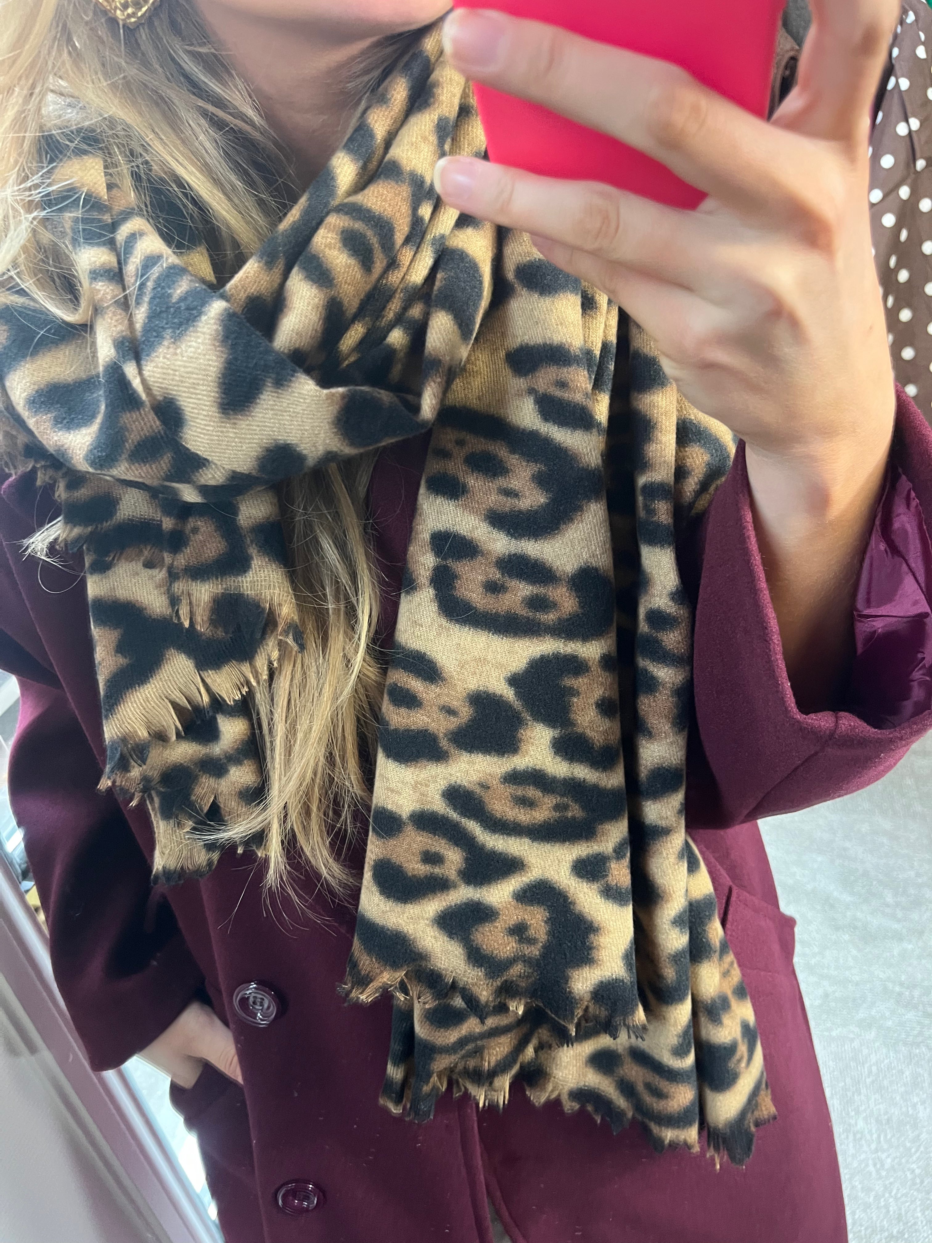 MUSTHAVE PANTER SJAAL